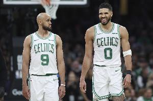 怀特谈及塔图姆训练视频：我当时在场，他状态看起来非常好。