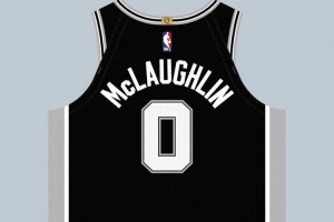 据球衣记者报道，麦克劳林将在马刺身穿0号球衣，队史上此前仅有凯尔登-约翰逊穿过这一号码。