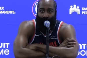 哈登表示，他着重提升了体能与力量储备，同时球队也在各个位置针对性地弥补了不足。