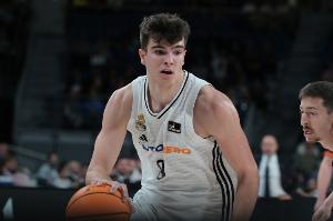 绿军首轮秀冈萨雷斯面临与杨瀚森相似的困境：英文水平有限，难以理解战术。