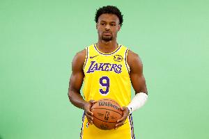 媒体人：布朗尼堪称NBA垃圾时间的不朽传奇，实至名归。