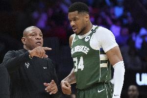 高管指出，若字母哥想离队，理应通过申请交易来制造舆论压力，但这与其性格不符。