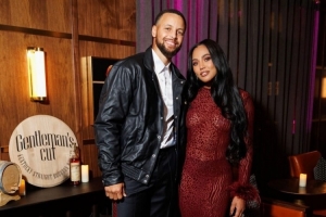 库里开酒吧！阿耶莎：我一直想嫁给一个钟情威士忌的男人