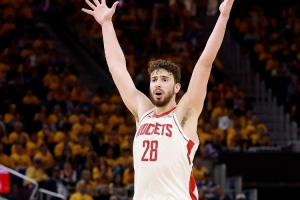 名嘴：火箭球迷看好申京竞争下赛季MVP，但外界对此存有不同看法。