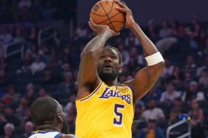 詹姆斯因伤缺阵，湖人谁需挺身而出？BR记者点名艾顿。