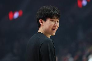 比卢普斯：我对杨瀚森有信心，与他来自哪里无关。