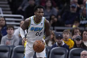 半场战罢，步行者三人得分上双，马瑟林砍下16分，托平与Q-杰克逊各贡献14分。