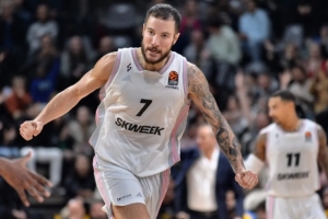 前掘金法国籍球员洛韦尔涅，曾为55号秀，如今转战科威特联赛。