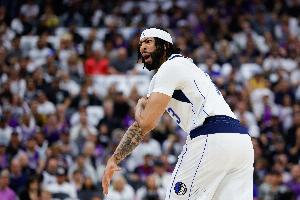 三状元比一手势！浓眉调侃：他俩意思是我有一个大学冠军