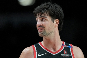 开拓者球员前瞻：首发五号位人选悬念未解，进攻端困境由谁破解，球队崛起是否还需三年等待？