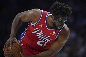 Haynes指出，恩比德新赛季仍面临严格的出场时间限制，若出战背靠背比赛，他会感到非常惊讶。