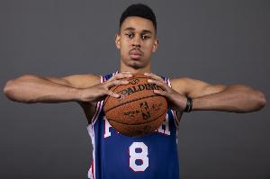 官方：独行侠签下马特-克罗斯、贾马里翁-夏普和扎伊尔-史密斯