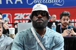 知名记者透露，詹姆斯及其商业伙伴已退出一项价值50亿美元的全新国际篮球联赛计划。