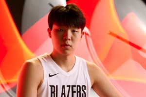 杨瀚森：视夏普、卡马拉为好兄弟，为他们的合同感到高兴。