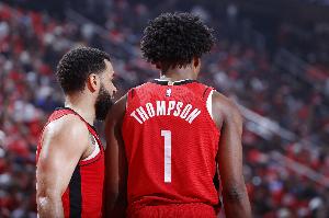 阿里纳斯：阿门打控卫无人能防，火箭本就没必要续约范弗里特