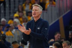 科尔：我期待人人都是约基奇的支持者，或许“门面”身份要求球员为美国人？