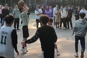 张一山这篮球技术不错啊，跳投都是手拿把掐